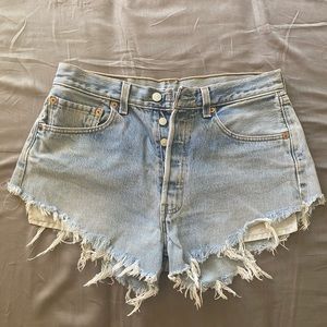 Vintage Levi’s Cutoff Denim Shorts - SZ 6